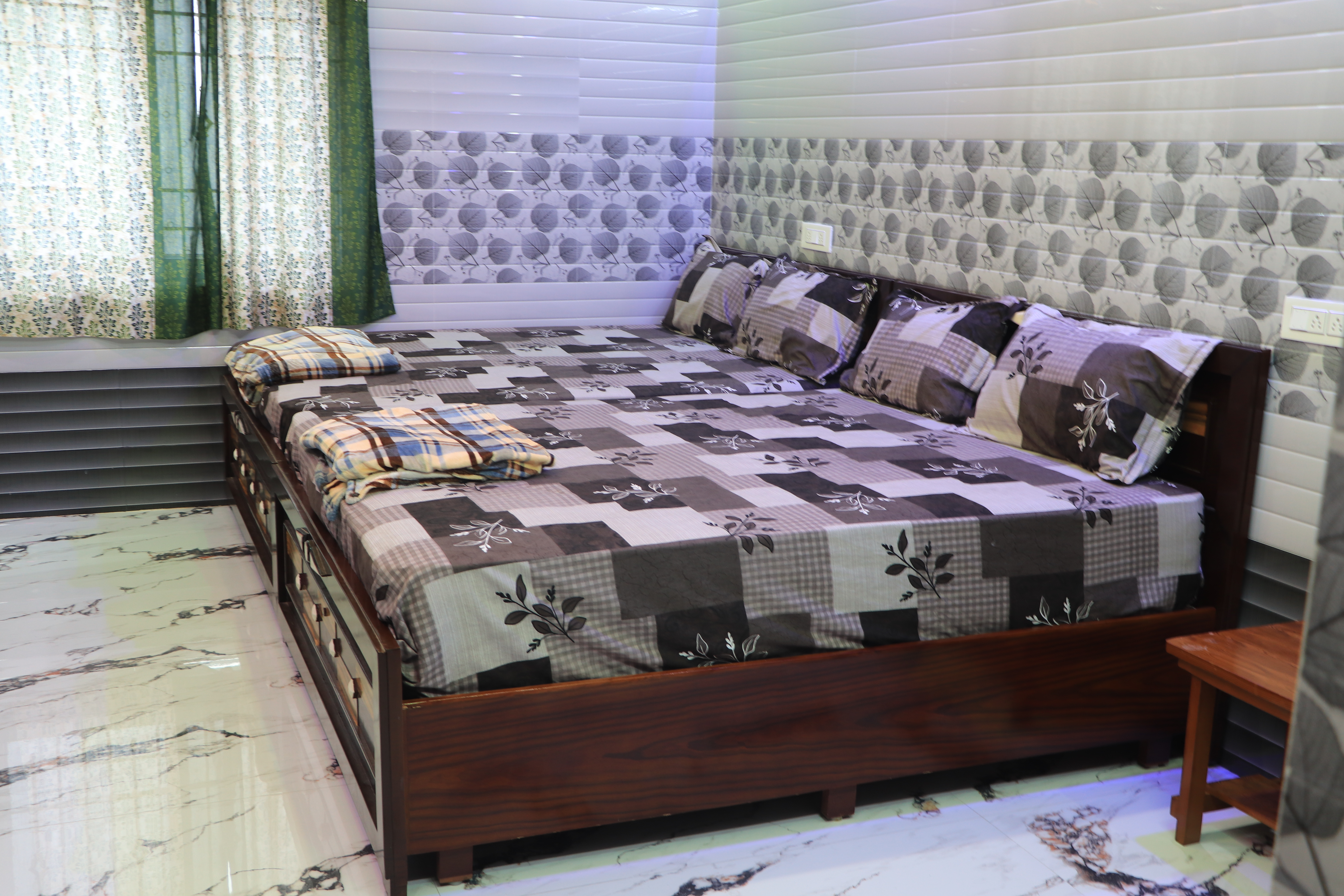 Silver Cascade - Image 2