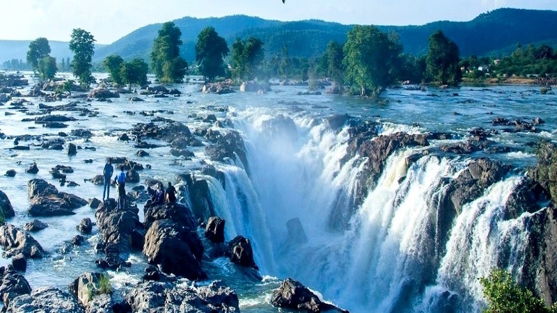 Hogenakkal Falls