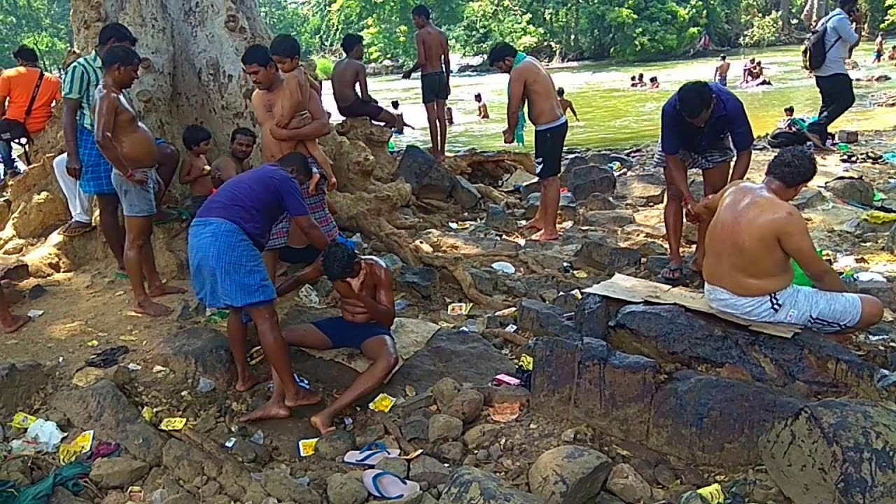Traditional Oil Massage at Hogenakkal